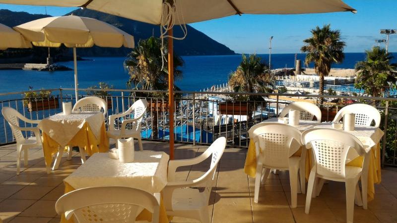 Hotel Elena 렉코 외부 사진