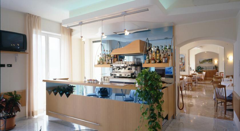 Hotel Elena 렉코 외부 사진