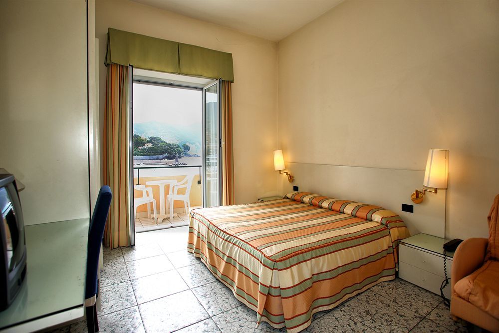 Hotel Elena 렉코 외부 사진