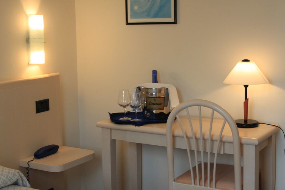 Hotel Elena 렉코 외부 사진