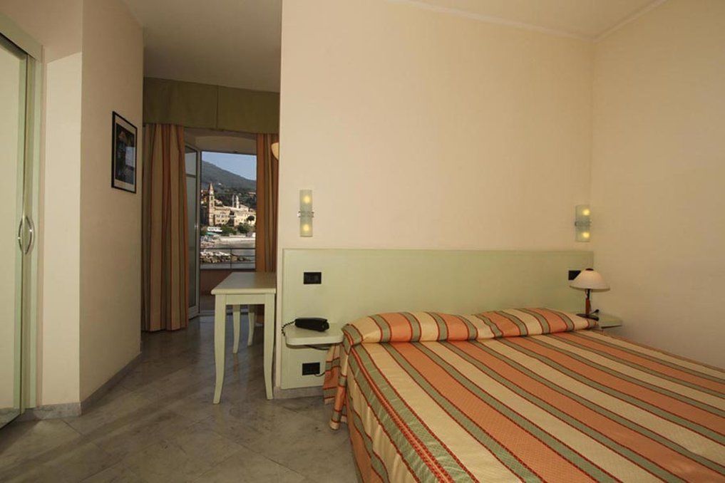 Hotel Elena 렉코 외부 사진
