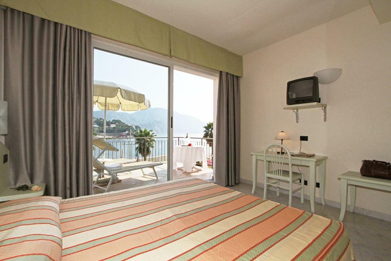 Hotel Elena 렉코 외부 사진