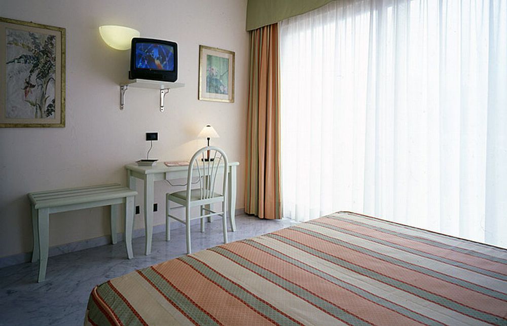 Hotel Elena 렉코 외부 사진
